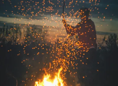 Breaking News: Massive Oregon Flat Fire Devastates Landscape and Homes