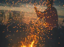 Breaking News: Massive Oregon Flat Fire Devastates Landscape and Homes