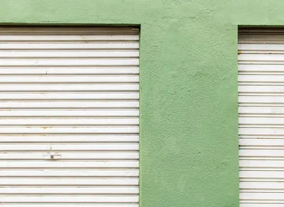 Discover the Beauty of Teal Green: Uncover its Timeless Elegance and Versatility